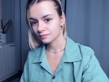 girl
        niki_nice cam image #1903301