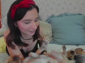 girl
        crystalnut cam image #4601370
