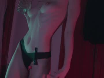 girl
        chaturbatable cam image #3390018