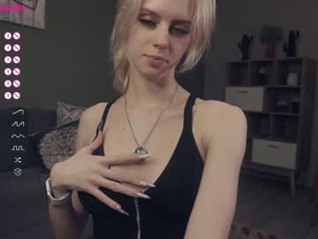 girl
        audreycarvin cam image #2596965