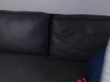 girl
        allforshow93 cam image #1469878
