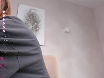 girl
        darling_dreamer cam image #1662599