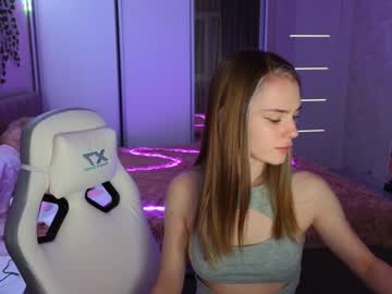 girl
        cyberslime cam image #1874473