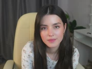 girl
        lucky_forme cam image #4172326
