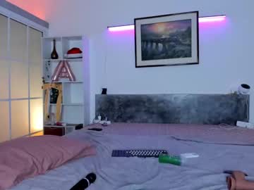 girl
        l0ve_sh0w cam image #2210670