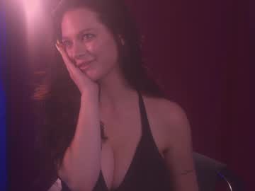 girl
        lorienn cam image #3409340