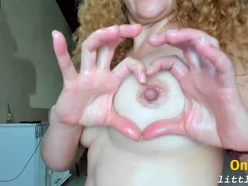 girl
        little_izzi cam image #2081199