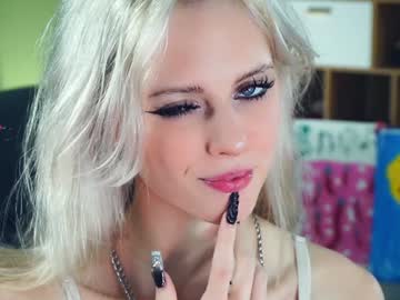 girl
        audreycarvin cam image #3460640