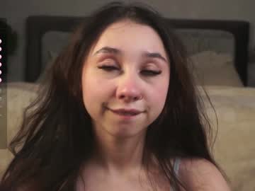 girl
        zarascarlett cam image #3843575