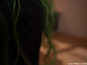 girl
        bailey_eilish cam image #74144