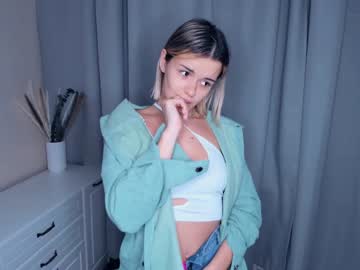 girl
        niki_nice cam image #1888940