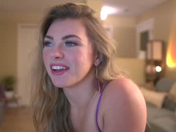 girl
        leahsunshine cam image #3676657