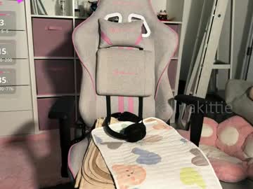 girl
        kalina_kittie cam image #4471025