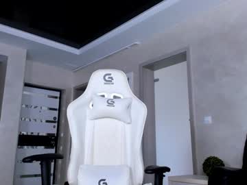 girl
        ingridblondy94 cam image #2973478