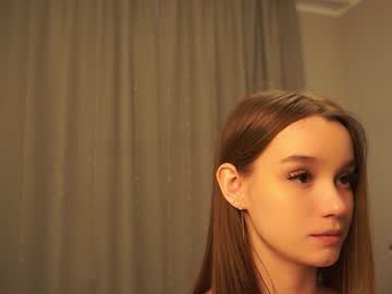 girl
        harrieteasley cam image #4013324