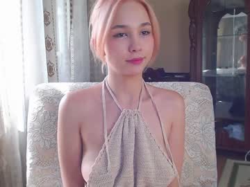 girl
        karinalin18 cam image #1245911