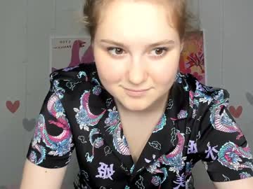 girl
        sshy_dream cam image #2972995