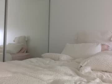 girl
        alaiaxox cam image #2169026