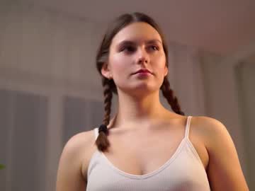 girl
        philomenacutsforth cam image #4052282