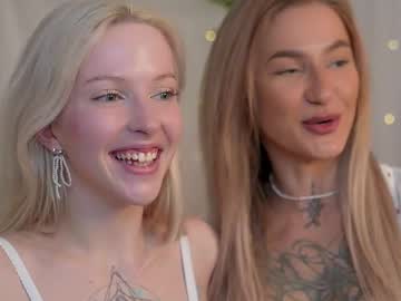 couple
        sparks__daisy cam image #4368659