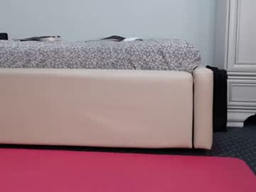 girl
        carmela_fox cam image #567466