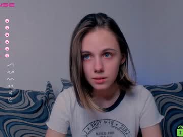 girl
        melissiasnora cam image #256909