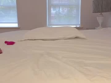 girl
        sarah_heart_aus cam image #4399516