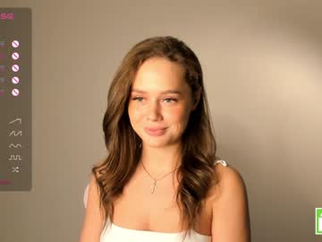 girl
        brittcubitt cam image #2533070