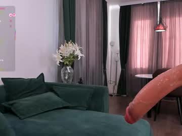 girl
        karolineneuer cam image #4634542
