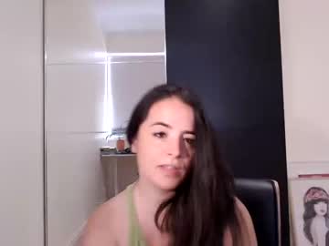 girl
        melaniebiche cam image #2301575