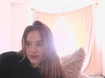 girl
        kendalltyler cam image #4206213