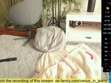 girl
        venus_in_jeans cam image #2418568