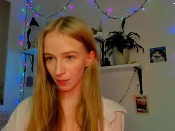 girl
        ssunniness cam image #3995615