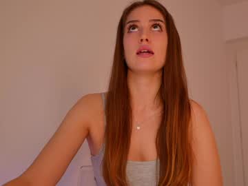girl
        fazeyj cam image #3927299