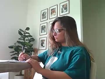 girl
        xrgiaa cam image #1103683