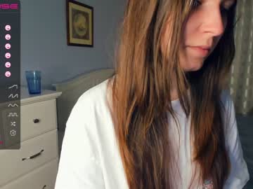 girl
        burningdreams cam image #1095236