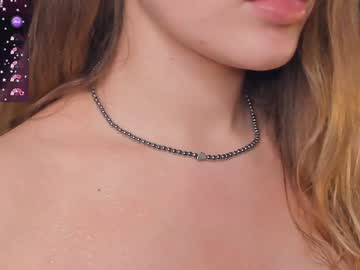 girl
        sheenaeast cam image #3869813