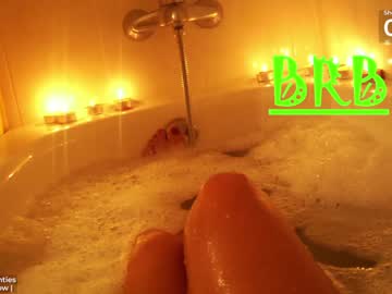 girl
        demurelixir cam image #2809059
