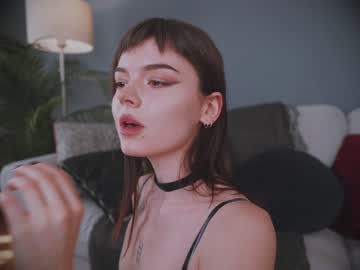 girl
        auddicted cam image #872241