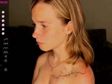 girl
        lynnatlee cam image #2927253