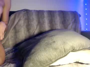 girl
        lina_67 cam image #1172440