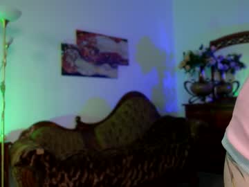 girl
        jessiccaburns cam image #550473