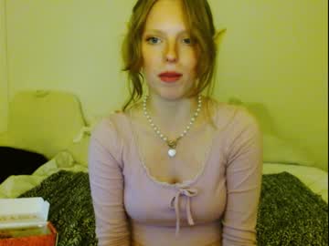 girl
        purexnymph cam image #44918