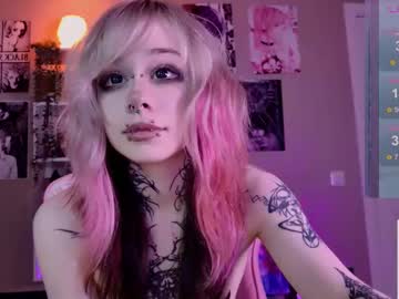 girl
        lollyshy__ cam image #4163998