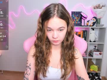 girl
        kate_clover cam image #3476330
