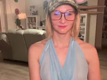 girl
        kaileeshy cam image #1647217