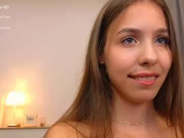girl
        wanda_robinson cam image #3240624