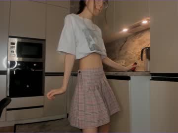 girl
        thestalin cam image #2012678