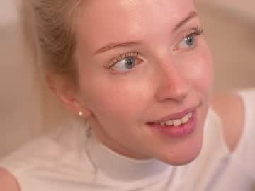 girl
        my_stella cam image #4589231