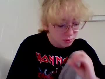 girl
        blonde_katie cam image #2291868